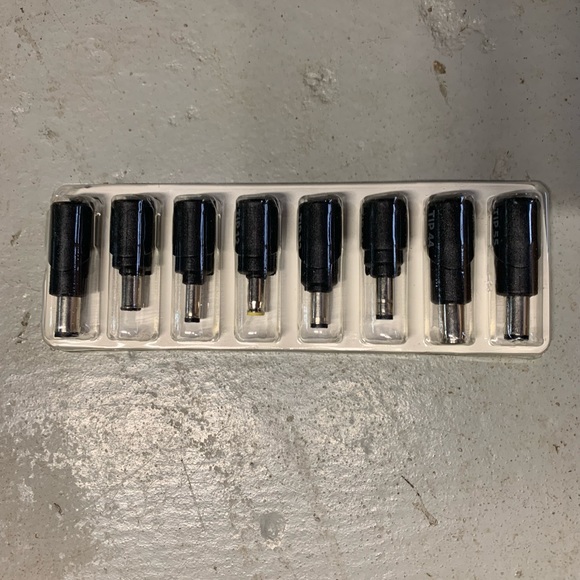 Rocketfish Universal Laptop Charger Kit, 90 Watts, RF AC9023, 8 Tips Complete - Picture 7 of 11